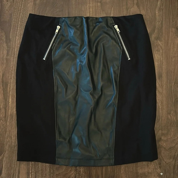 Black Chelsea & Theodore Skirt - Picture 1 of 4